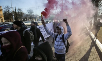 В Минске тысячи активистов протестовали против власти Лукашенко, за европейское будущее