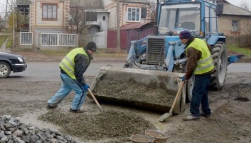 Донецкий облавтодор из-за финансового кризиса может приостановить дорожные работы