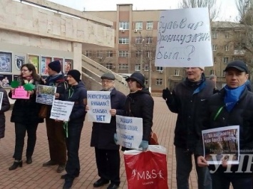 Около 100 одесситов вышли на митинг против расширения Французского бульвара