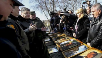 Президент Украины назвал количество нацгвардейцев погибших за Украину