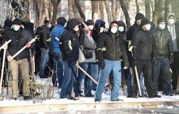 Подозреваемого в выдаче оружия "титушкам" на Майдане выпустили из-под стражи