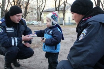 4-летний мальчик на Котовского искал маму и говорил, что он очень замерз и хочет домой