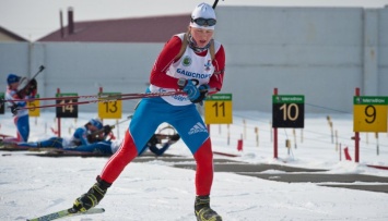 Никулина выиграла гонку преследования на чемпионате России по биатлону