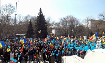 В Молдове 8 тыс. людей митинговали за объединение с Румынией