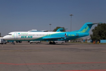 В Казахстане запретили полеты Fokker 100 без технических документов