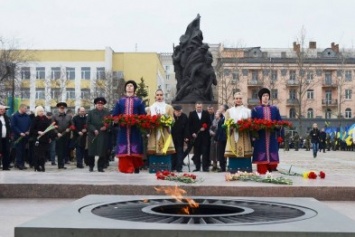 Николаев торжественно отмечает 72-ю годовщину освобождения от фашистских захватчиков