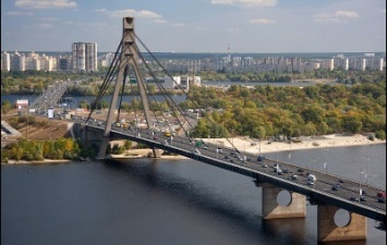 На Московском мосту ограничат движение транспорта