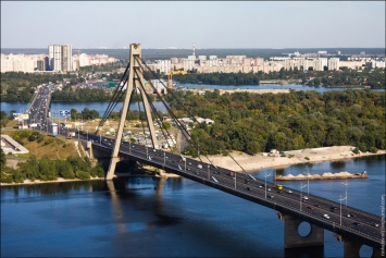 В Киеве с 29 до 30 марта ограничат движение по Московскому мосту