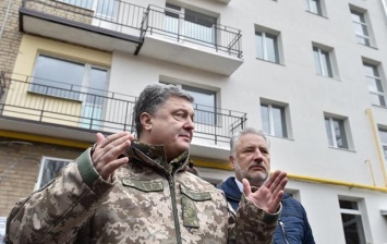 Порошенко озвучил страшную цифры разрушенных домов на Донбассе и оставшихся без жилья дончан