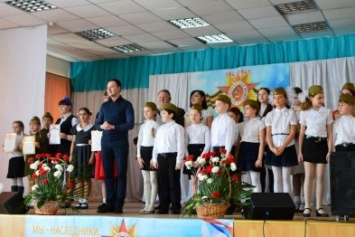 В ялтинской школе №1 прошел муниципальный этап творческого конкурса «Мы - наследники Победы!»