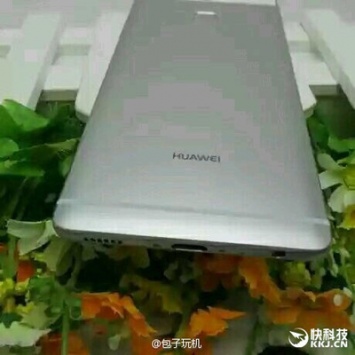 В Сети появились новые "живые" фото флагманского смартфона Huawei P9
