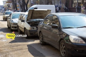 В центре Днепродзержинска произошло тройное ДТП