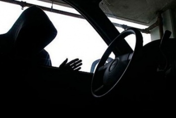 В Херсонской области 42-хлетний мужчина угнал автомобиль, потому что «хотел покататься»