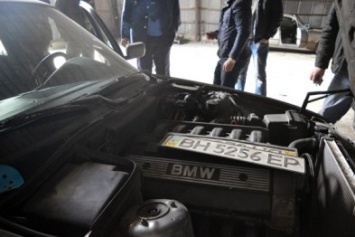 В Одессе задержали на "горячем" серийных автоугонщиков (ВИДЕО)