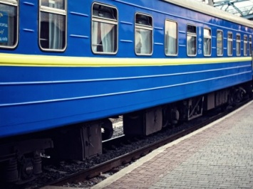 "Укрзализныця" назначила дополнительные поезда на Пасхальные и майские праздники