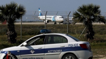 На борту захваченного Airbus 320 остались лишь угонщик и пилот