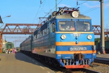 В Запорожской области пожилой мужчина погиб под поездом