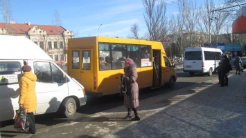 В Николаеве маршрутчик отказался высаживать пассажирку на остановке