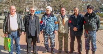Крымских школьников во время сдачи ЕГЭ возьмет под охрану «самооборона»