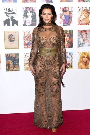 Ким Кардашьян появилась на вечеринке Vogue в прозрачном платье