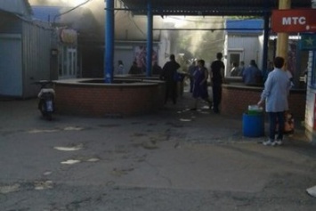В результате пожара на рынке «Мирный» пострадали два человека - торговцы считают, что это месть «ДНР» за митинг протеста
