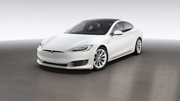 Автомобили Tesla проехали на автопилоте 160 миллионов километров