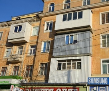 Киевлянам могут запретить стеклить балконы