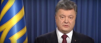 Порошенко пообещал продолжать бороться за освобождение всех украинских заложников