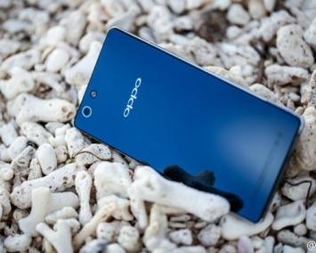 Oppo показала новый смартфон со складным дисплеем