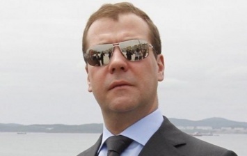 "Просто денег нет": в сети появился клип на "суперхит" Дмитрия Медведева