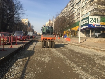 Киевсовет принял к рассмотрению петицию о ночном ремонте дорог в городе, которой не хватило подписей