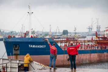 РФ не удалось "национализировать" украинский танкер (фото)