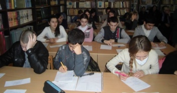 В Крыму сотрудники ФБС пришли в школу для «беседы» с учениками крымскотатарского класса