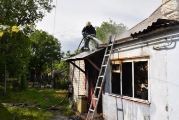 В Николаеве горел жилой дом (ФОТО)