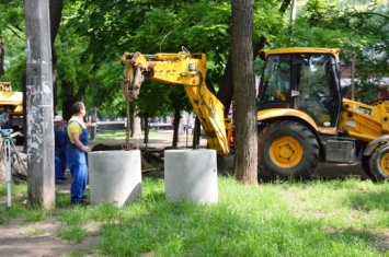 В Одессе продолжаются работы по благоустройству Старобазарного сквера. Фото