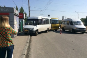 ДТП на Слобожанском проспекте: столкнулись маршрутки (ФОТО)