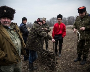 Боевики расстреливают КамАЗы своих раненых