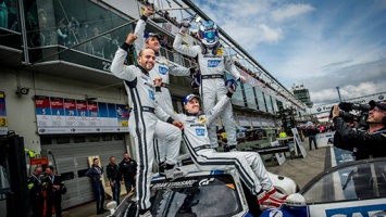 «24 часа Нюрбургринга» выиграл экипаж на Mercedes-AMG GT3