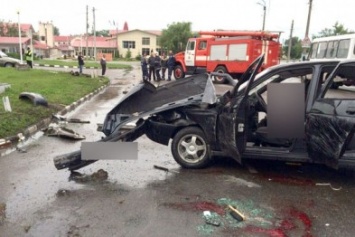 Смертельная авария в Кременчуге: один человек погиб, четверо травмированы (ФОТО)