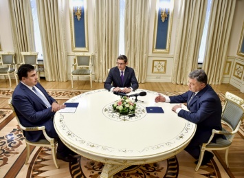 Порошенко похвалил «надежного члена» своей команды Саакашвили (фото)