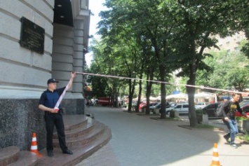 В Одессе на Дерибасовской заминировали Нацбанк (ФОТО)