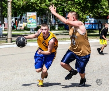 В Южном состоялся праздничный турнир по стритболу! (фоторепортаж)