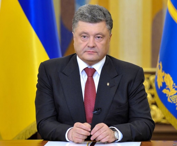Действиями Порошенко недовольны больше половины украинцев