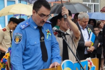 Руководитель городской полиции поздравил подшефных с праздником Последнего звонка