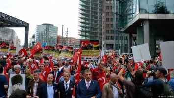 Руководство Турции просит Берлин подумать, принимая резолюцию о геноциде армян