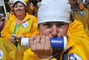 Южно-украинские митинговали под Кабмином против блокировки счетов "Энергоатома"