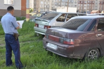 Москва начнет массово штрафовать за парковку на газонах