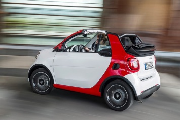 В России стартовали пролажи самого доступного кабриолета Smart Cabrio