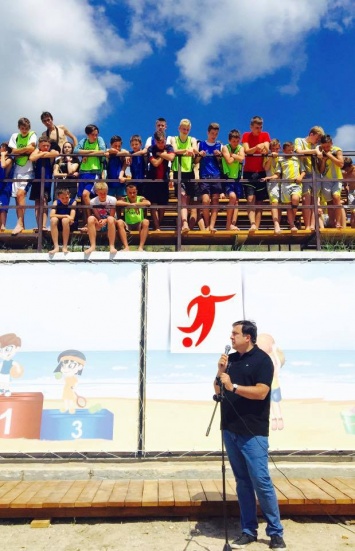 Саакашвили похвастался одесскими пляжами, получившими всемирную награду (фото)