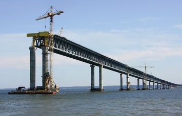 Россия планирует урезать финансирование строительства Керченского моста